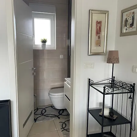 Apartma Lavanda 3 *