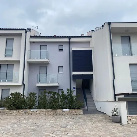 Appartement Apartma Lavanda 3 Šilo